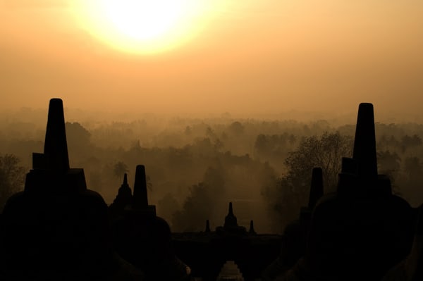 Nyd storslåede Borobodur i Indonesien